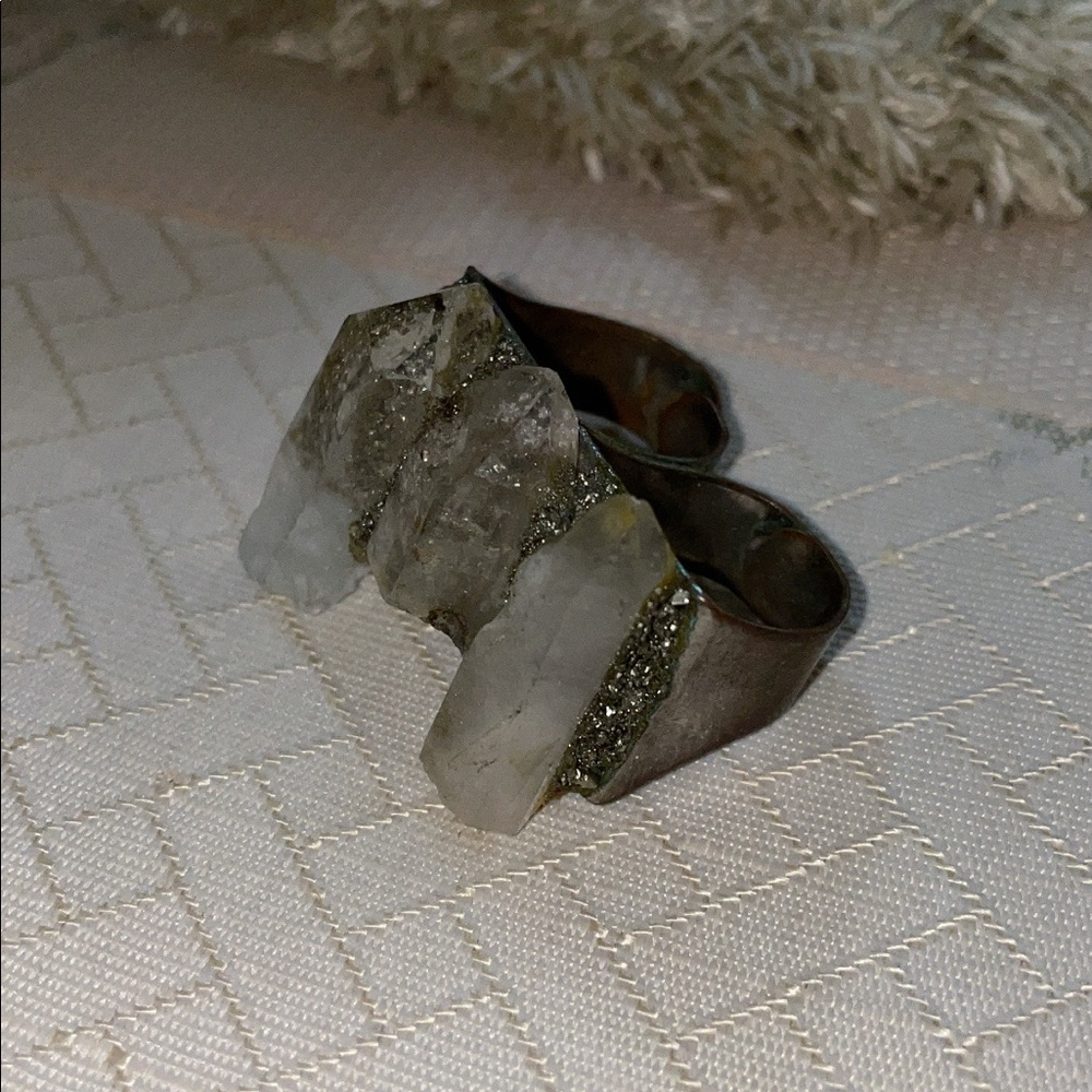 Adjustable Quartz Two Finger Ring - image 2